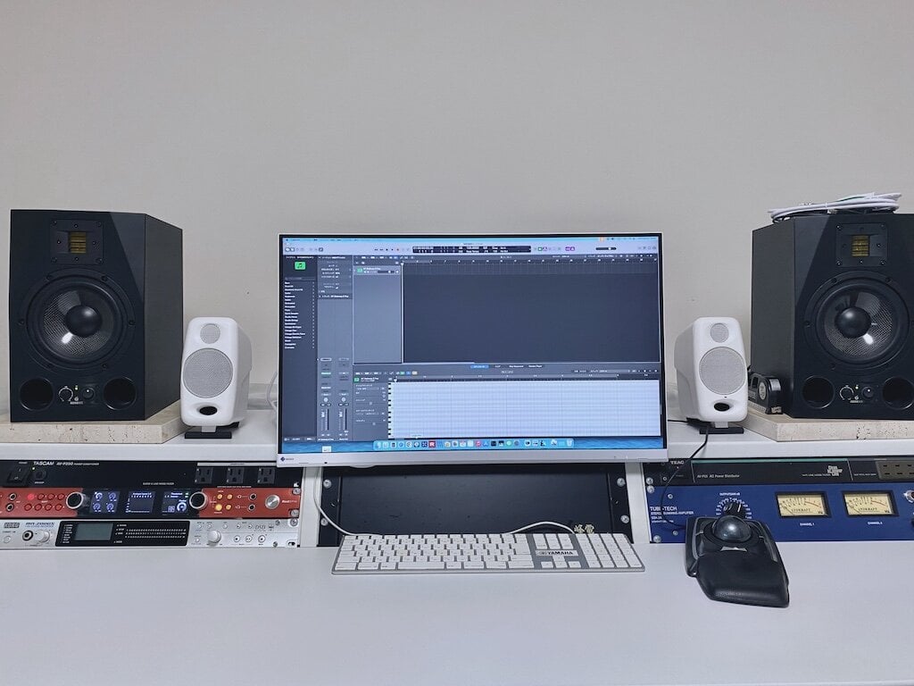 最新]EIZO FlexScan EV2720S レビュー 集中力を維持できる